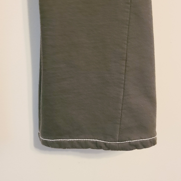 True Religion | Women's Low Rise Joey Big T Flared Gray/Green Jeans (Size 27) - Picture 10 of 14